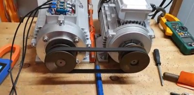 a gauche le Géné, a droite le moteur d'entrainement